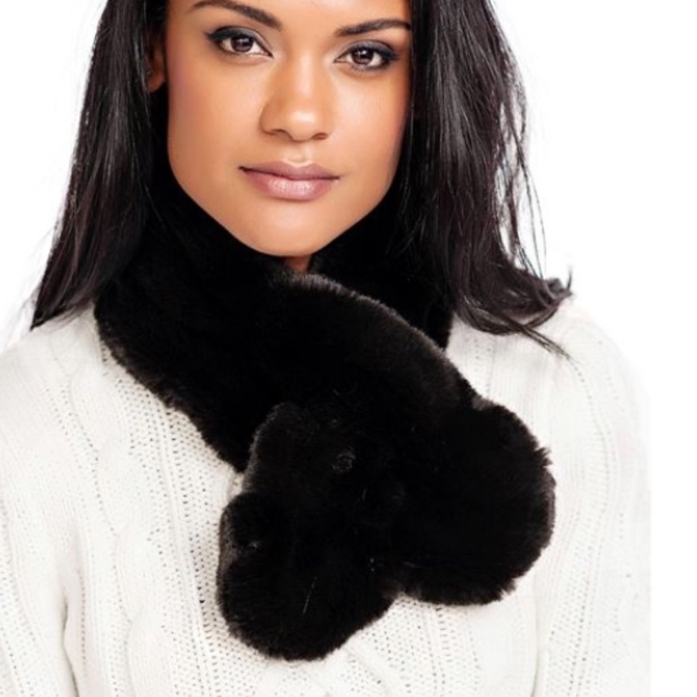 TOBY Faux Fur Neck Scarf. OS